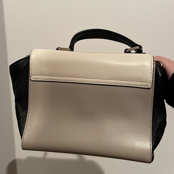 Kate Spade black and white contemporary bag - Picture 3 of 3